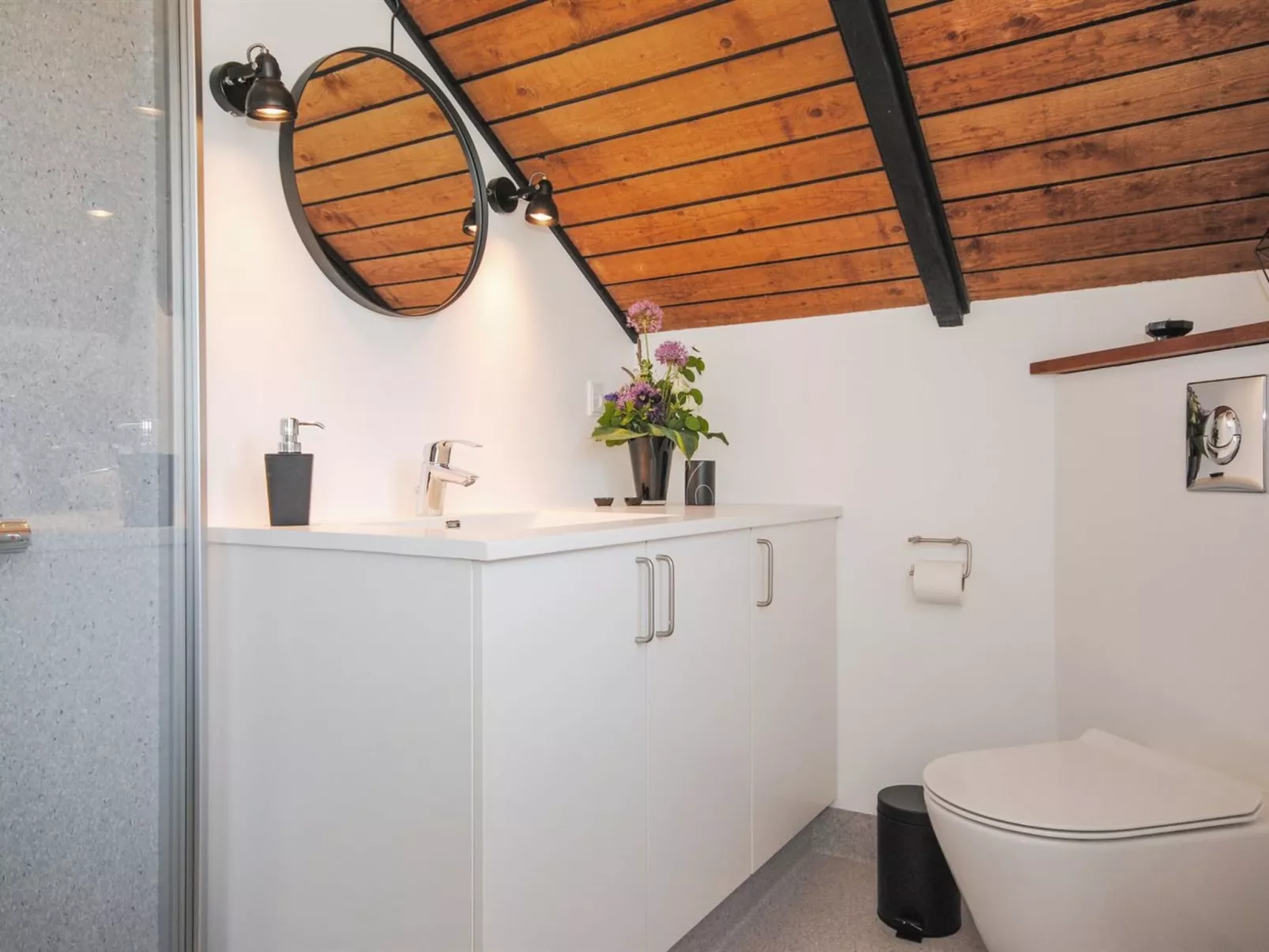 "Sakulf" - 600m from the sea-Inside