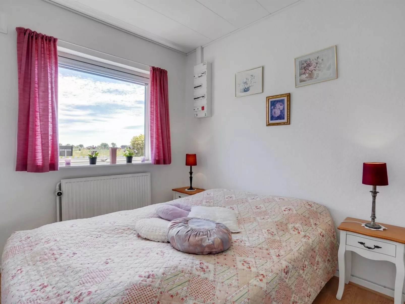 "Slavjanka" - 2km from the sea-Inside