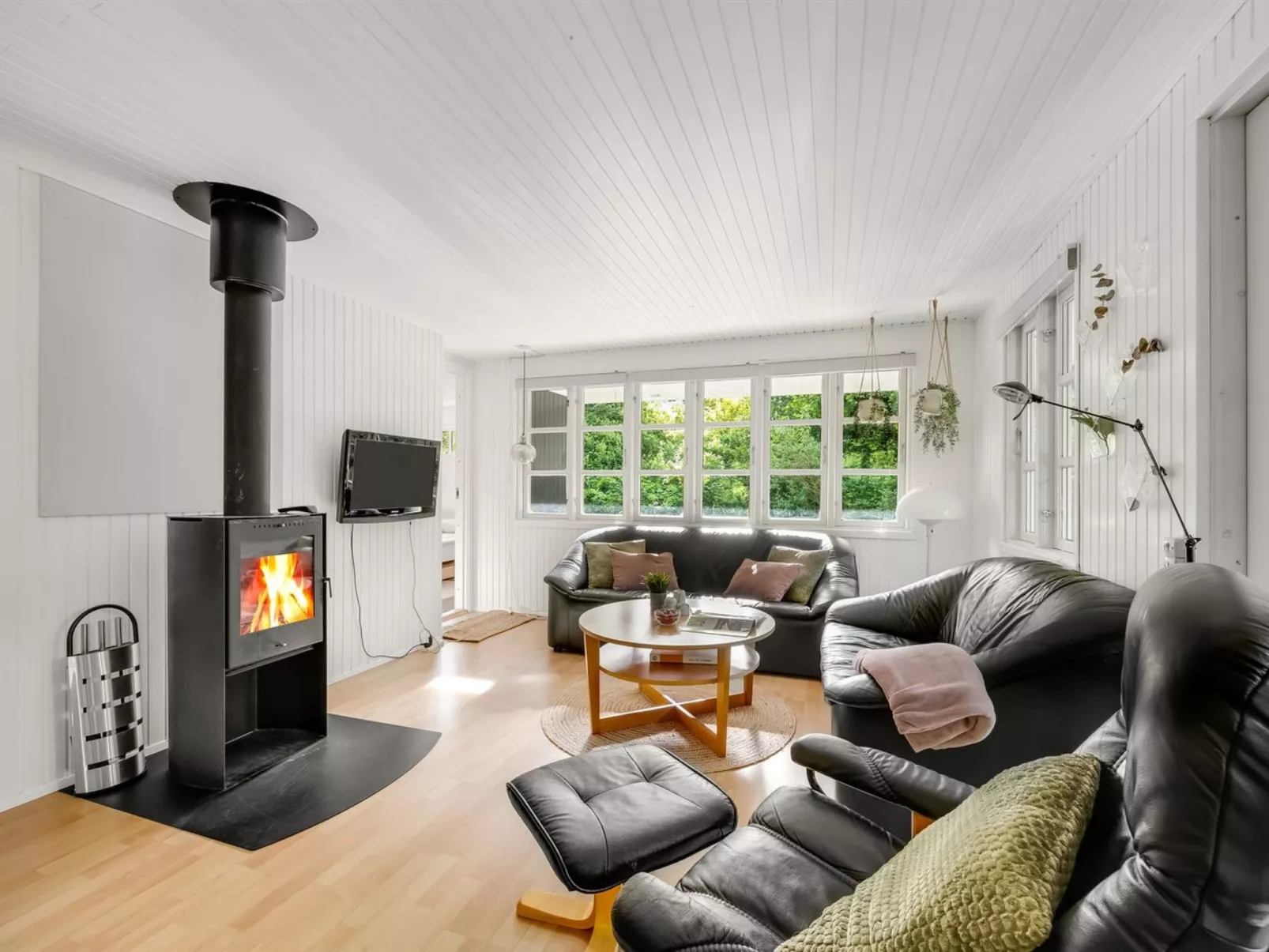 "Sunaj" -  from the sea-Drinnen