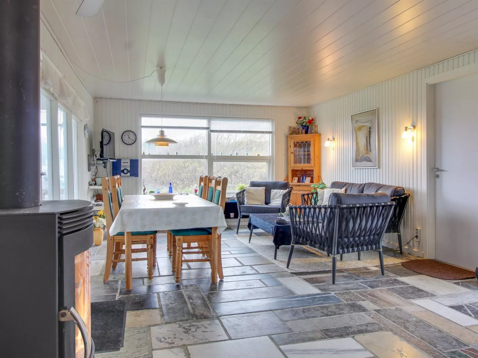 "Edvin" - 400m from the sea-Drinnen