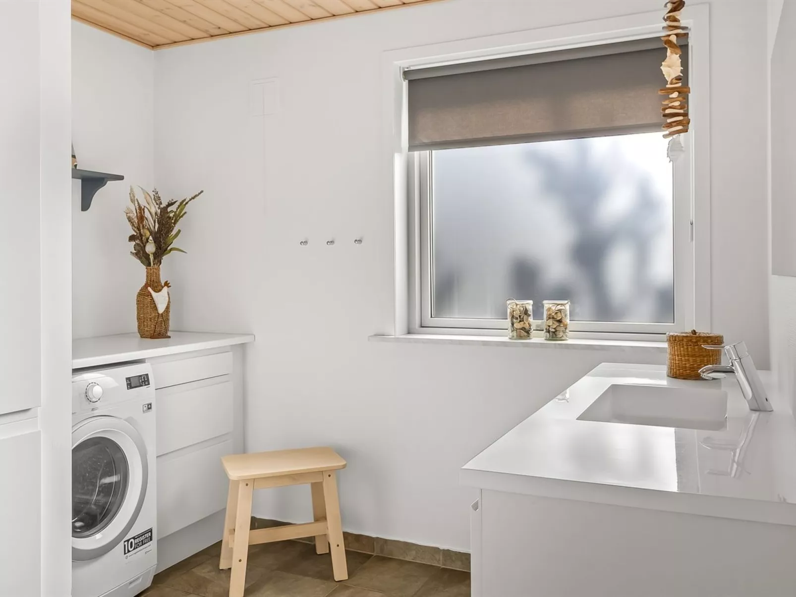 "Bjarka" - 2.9km from the sea-Drinnen