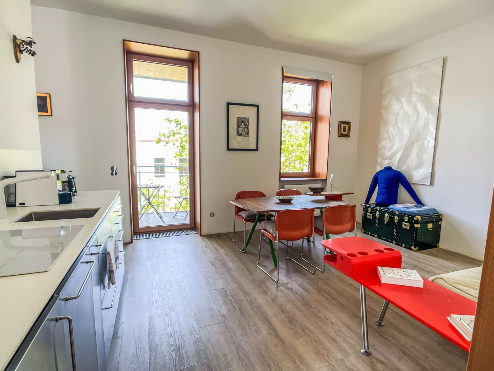 Happy Pasetti-Inside