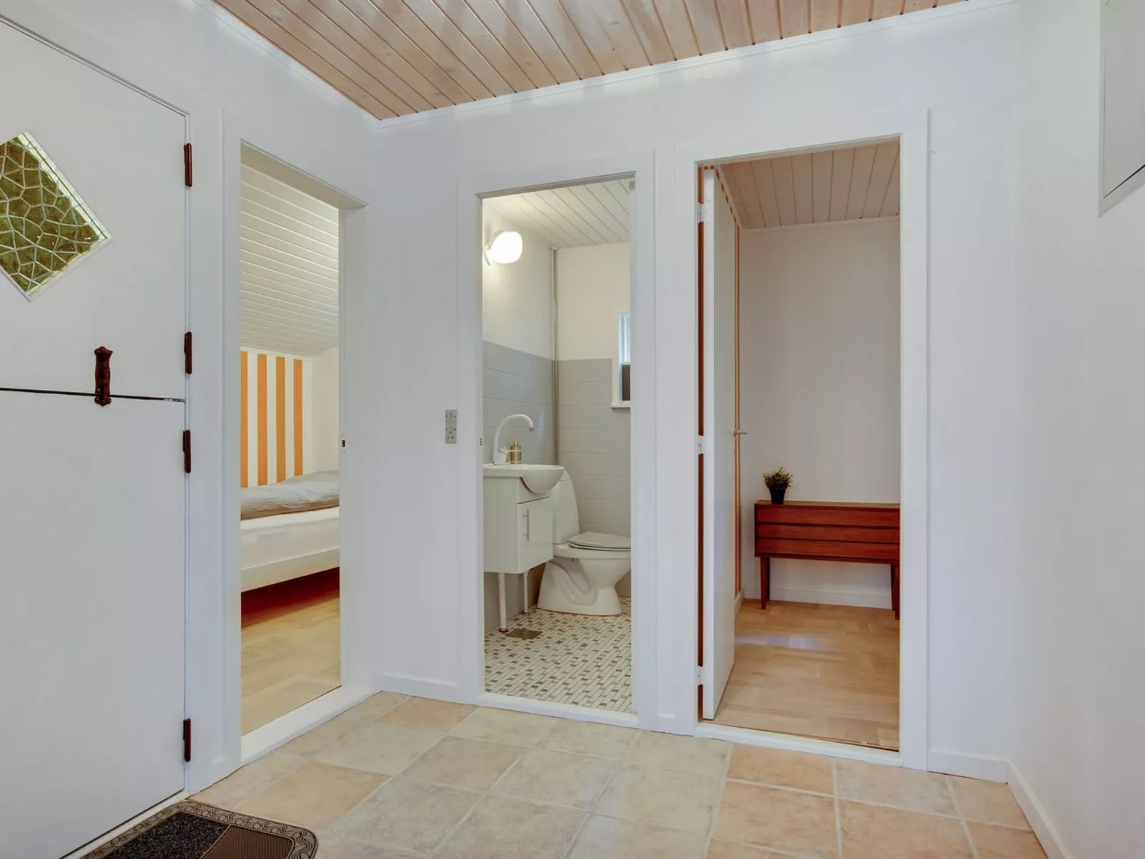 "Gorm" - 300m from the sea-Inside