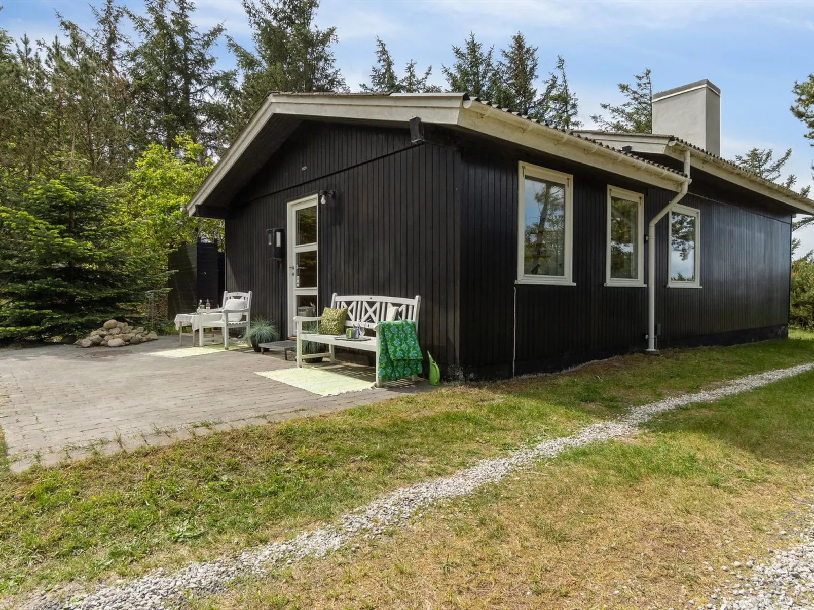 "Freda" - 100m to the fjord-Outside