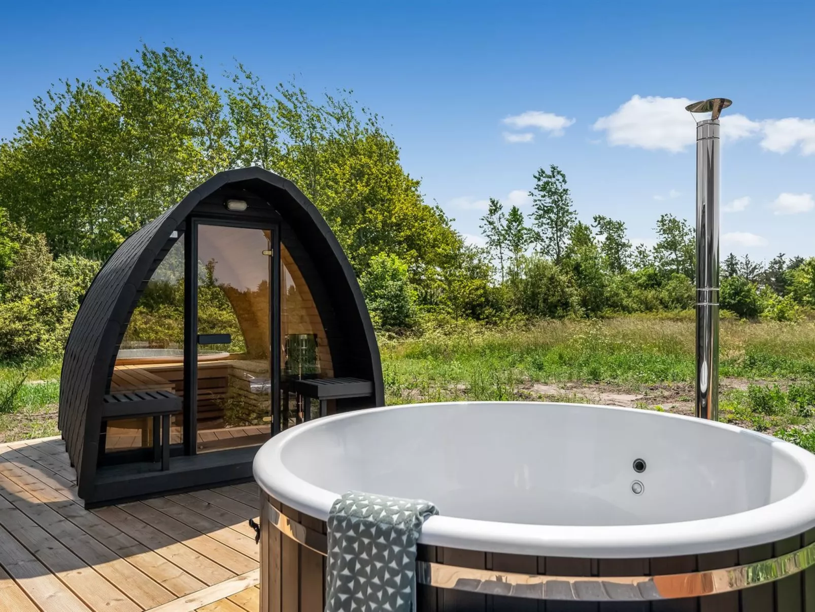 "Måns" - 500m to the fjord-Inside