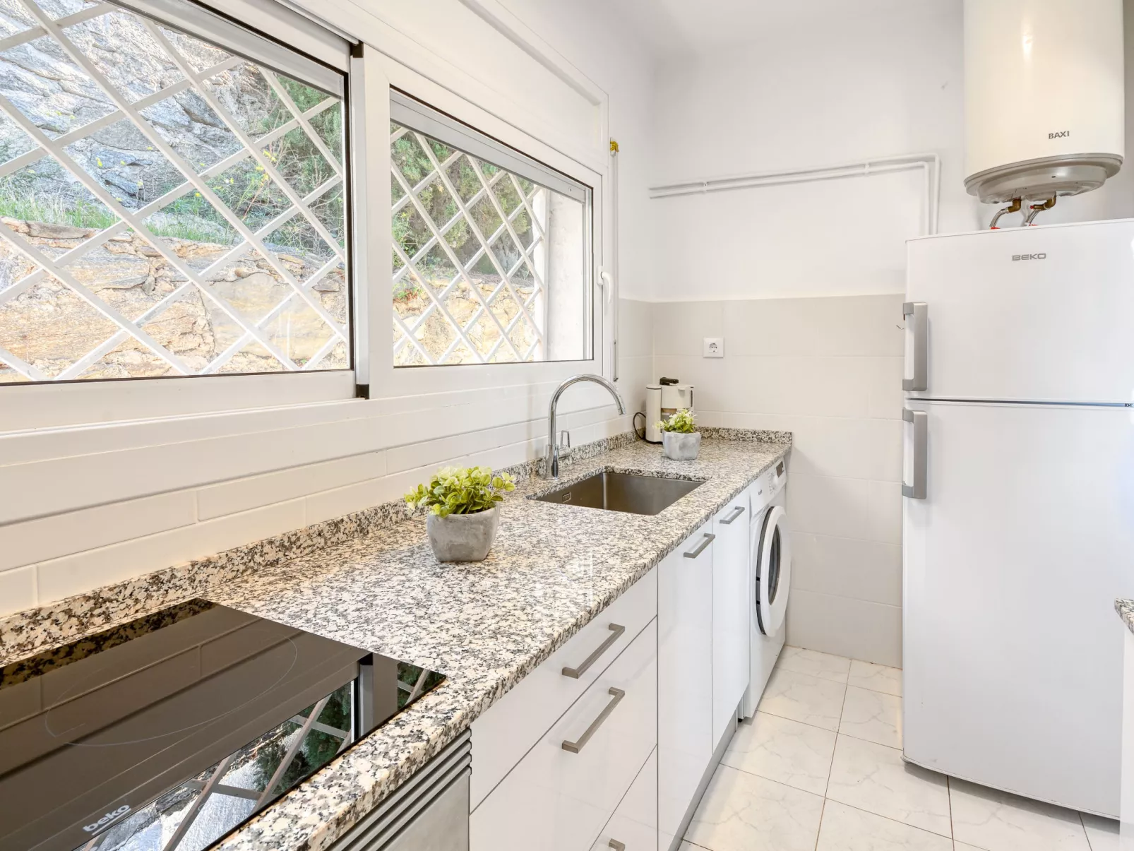 Villa Cecilia-Inside