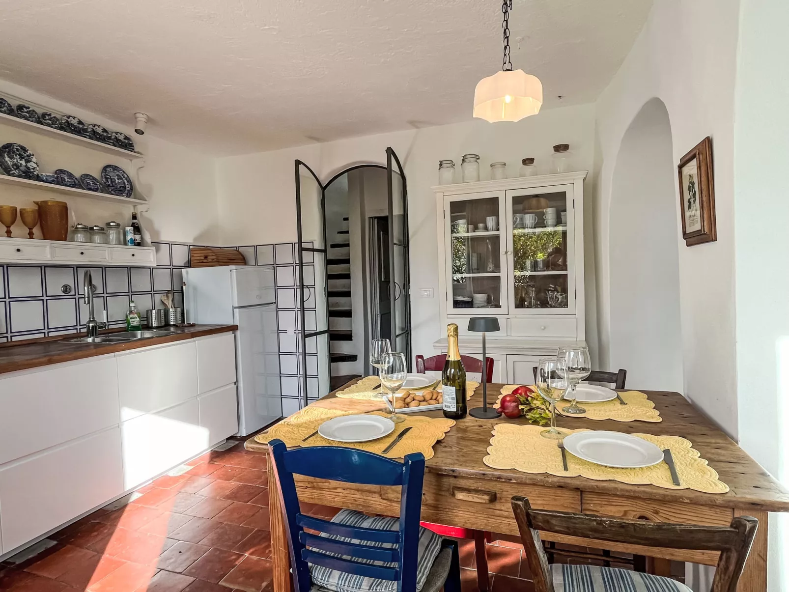 Bella Vista (DOL284)-Inside