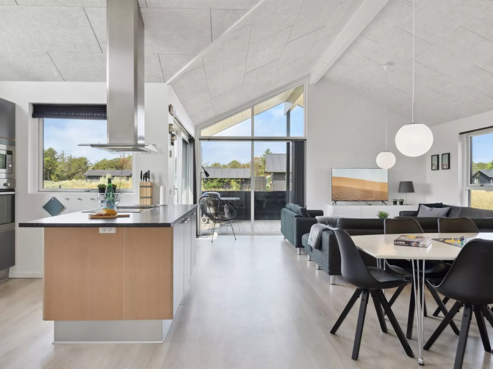 "Fader" - 950m from the sea-Inside