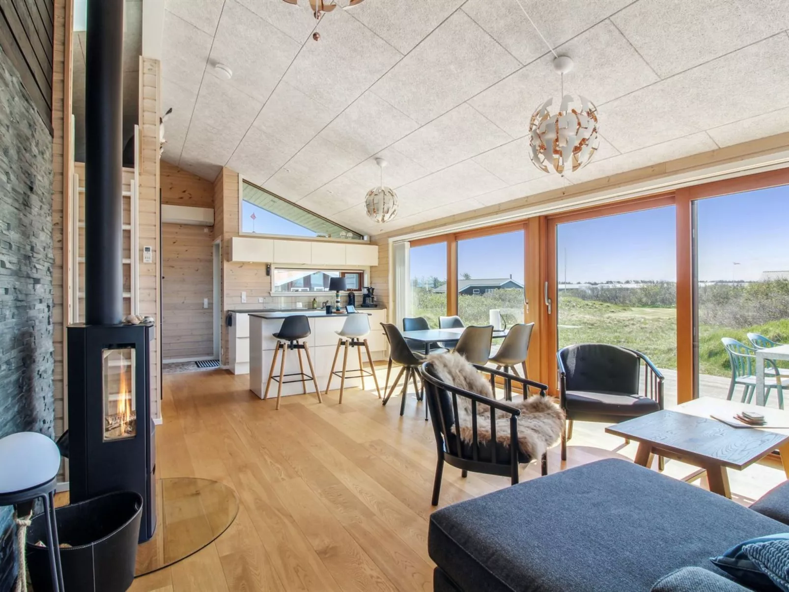 "Tuire" - 250m from the sea-Drinnen