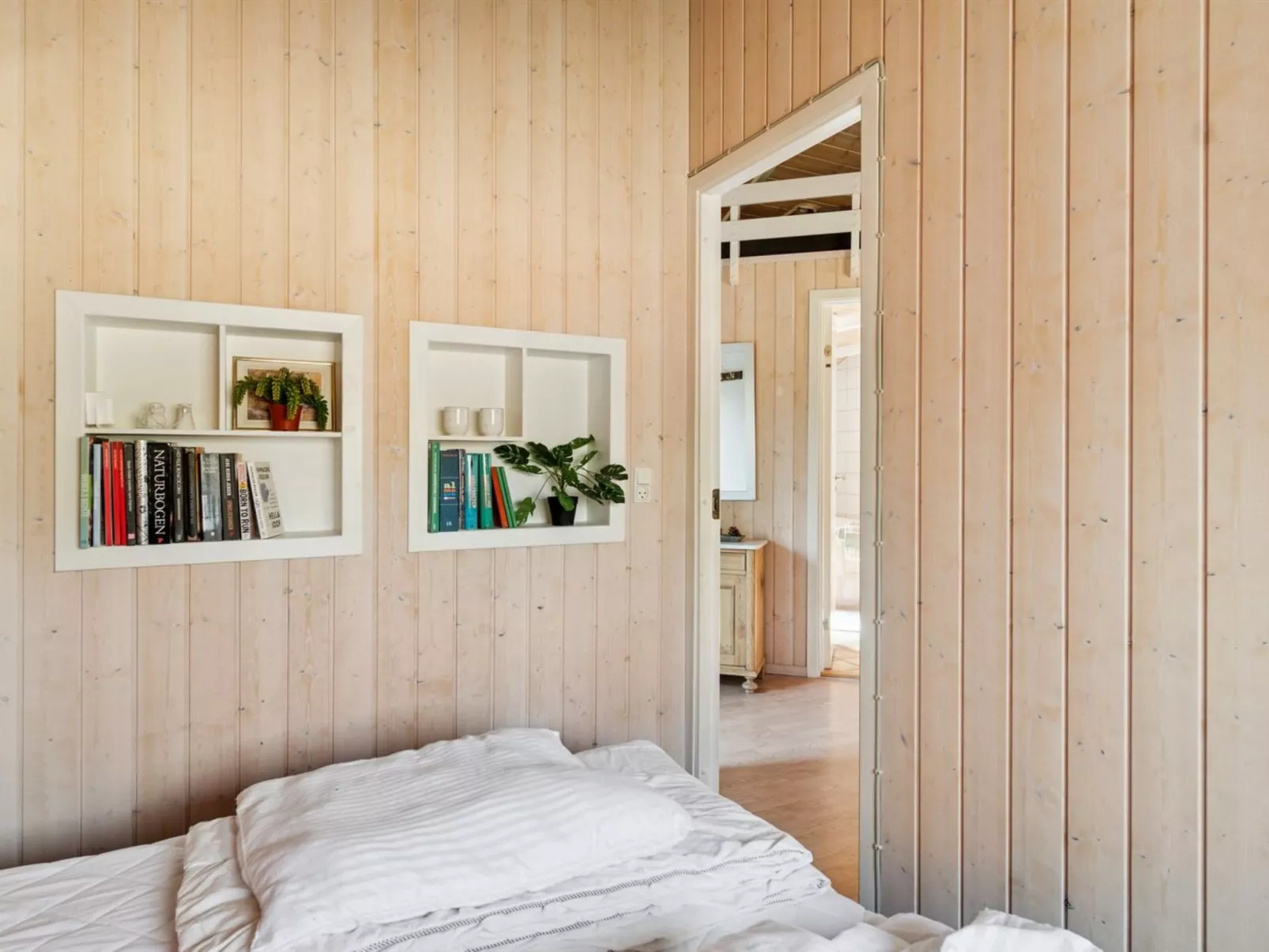 "Amola" - 1.6km from the sea-Inside