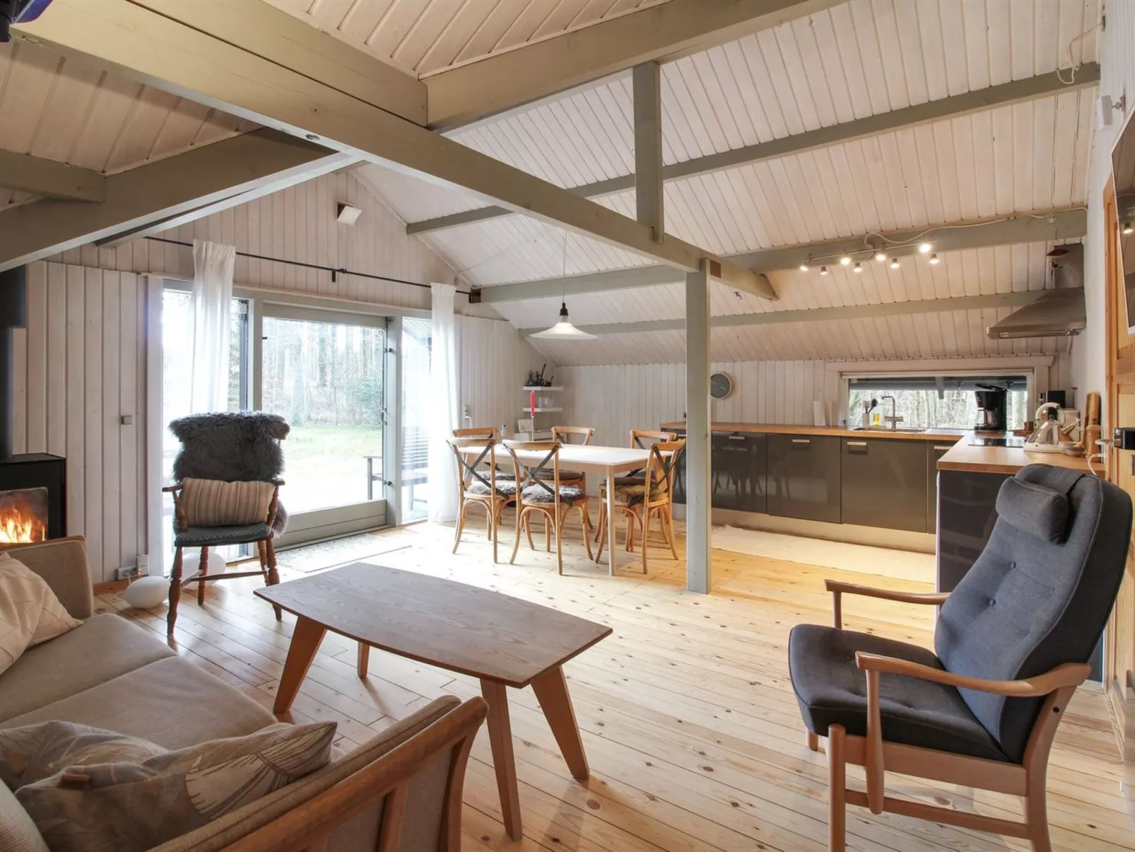 "Iskra" - 900m from the sea-Inside