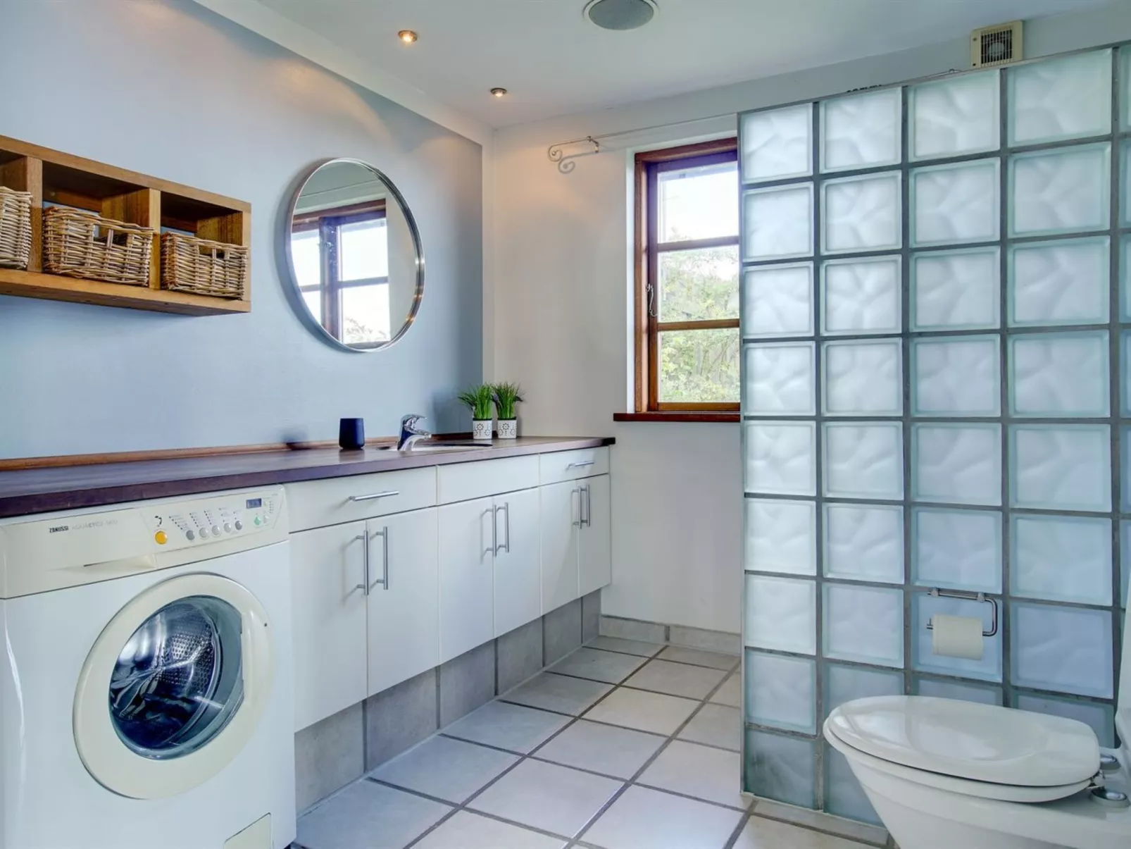 "Botmar" - 10m from the sea-Dedans