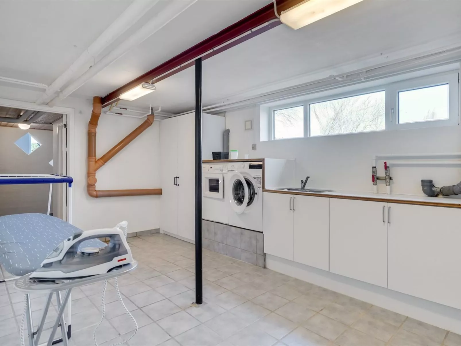 "Auguste" - 1.5km to the fjord-Inside