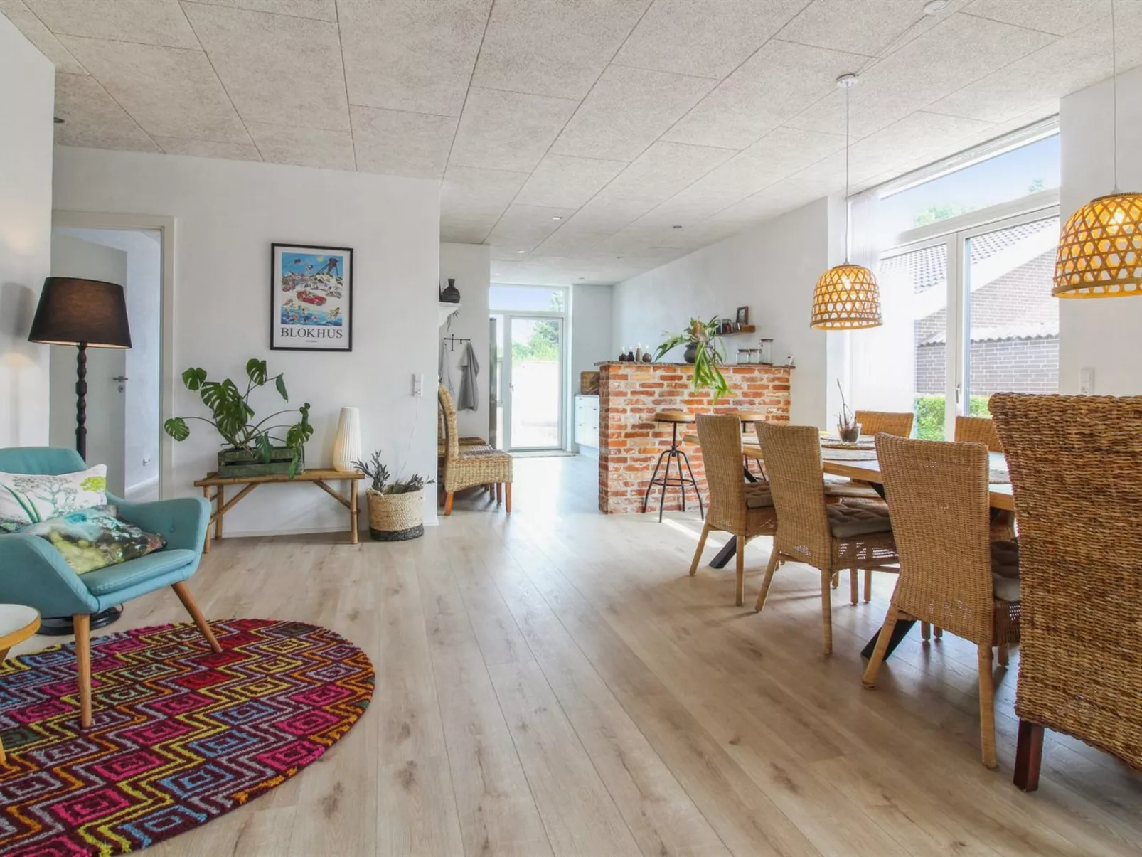 "Laulu" - 2km from the sea-Inside