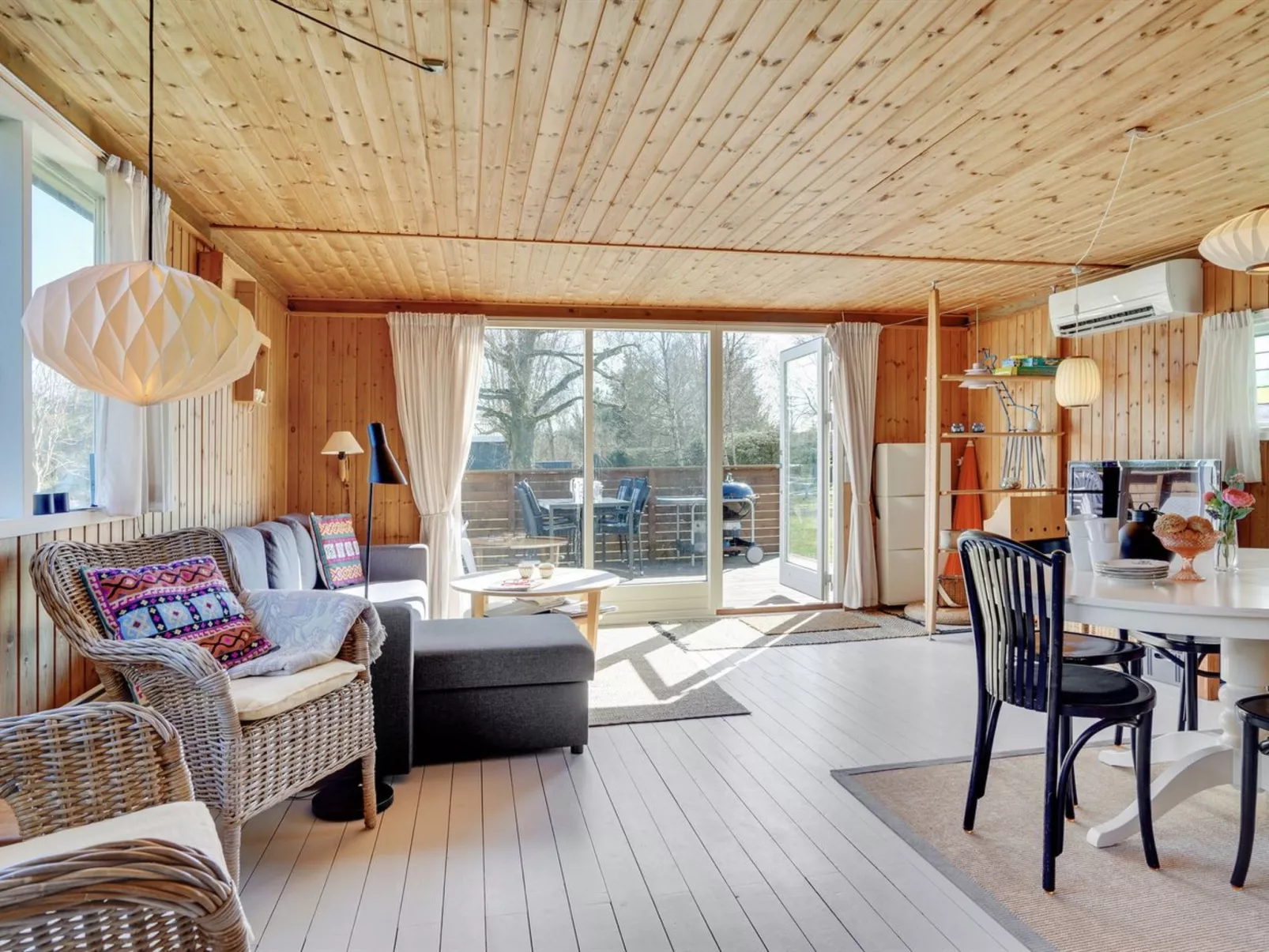 "Julla" - 1.5km from the sea-Dedans