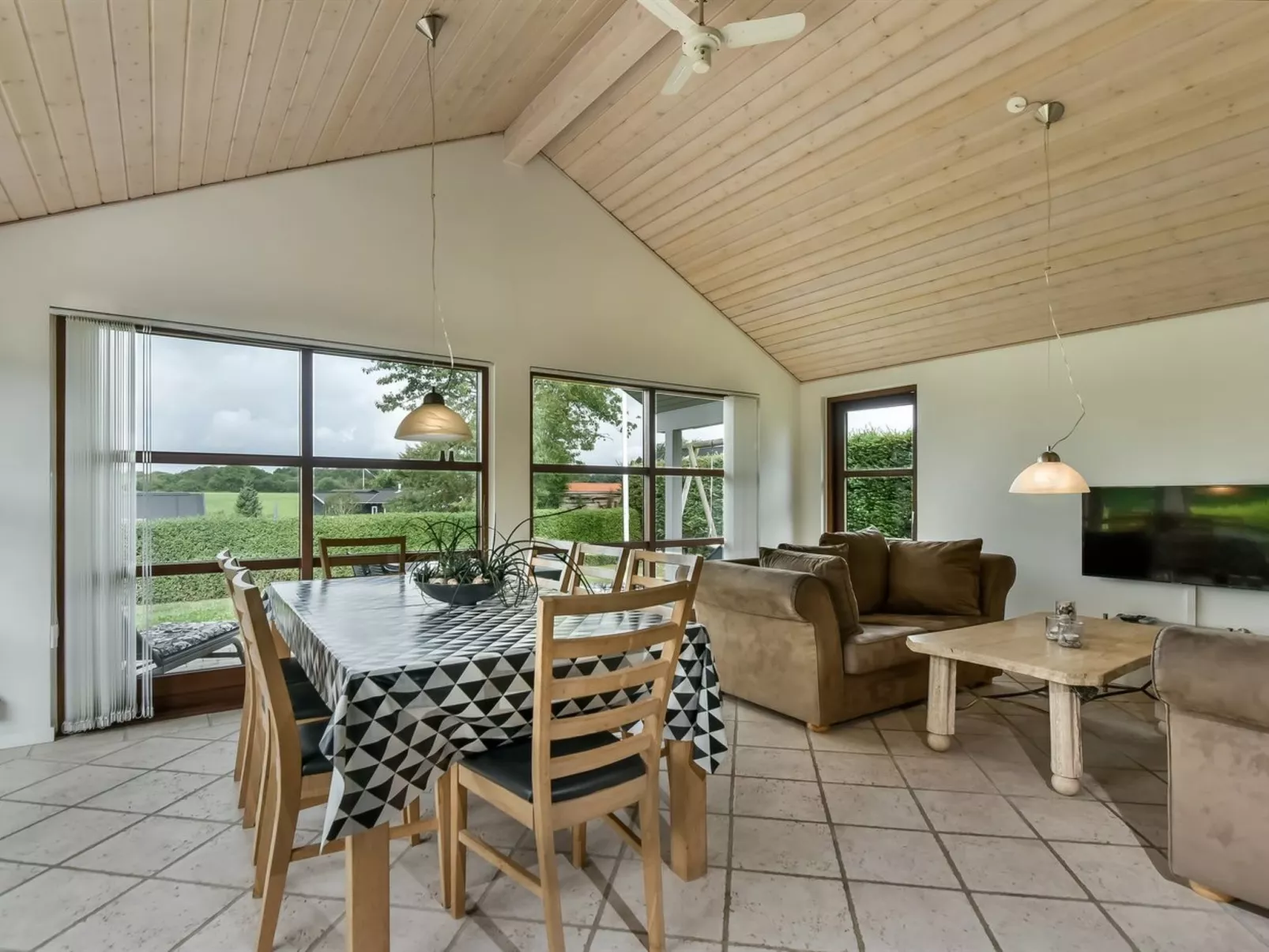 "Kyllikki" - 300m to the fjord-Inside