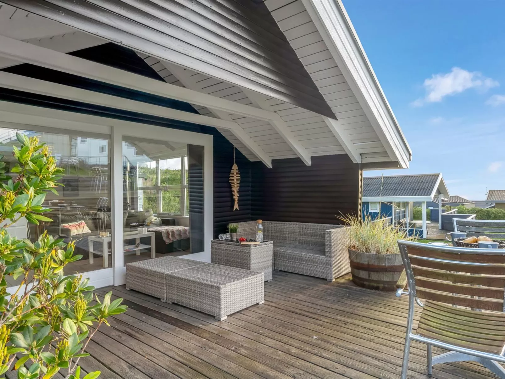 "Aksinja" - 250m to the fjord-Outside