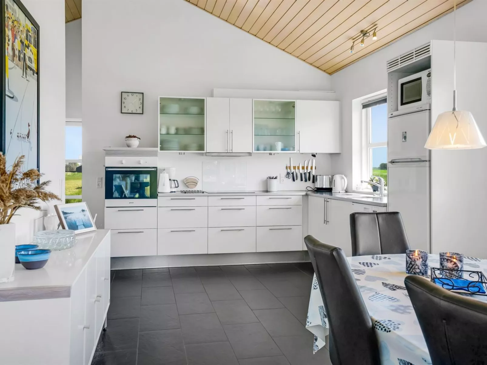 "Sinica" - 1.4km from the sea-Drinnen