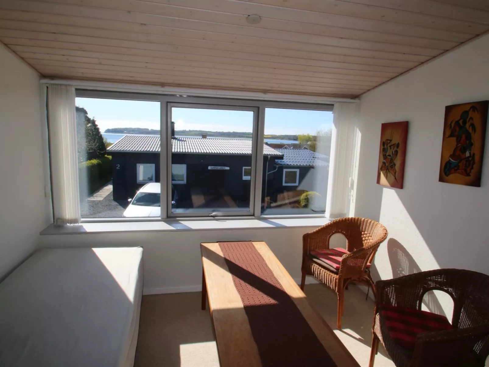 "Sauli" - 200m to the fjord-Drinnen