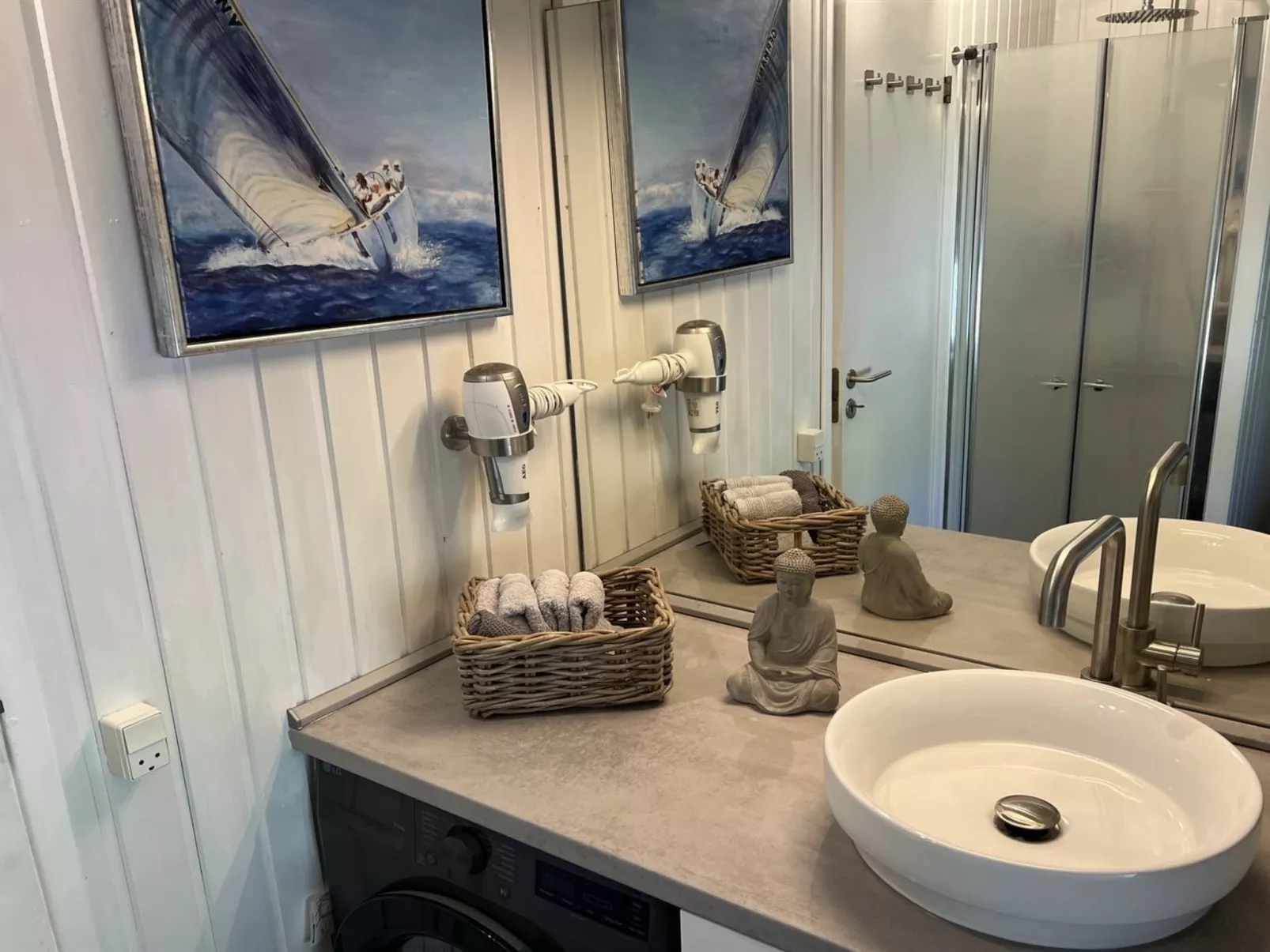 "Analine" - 1km from the sea-Inside