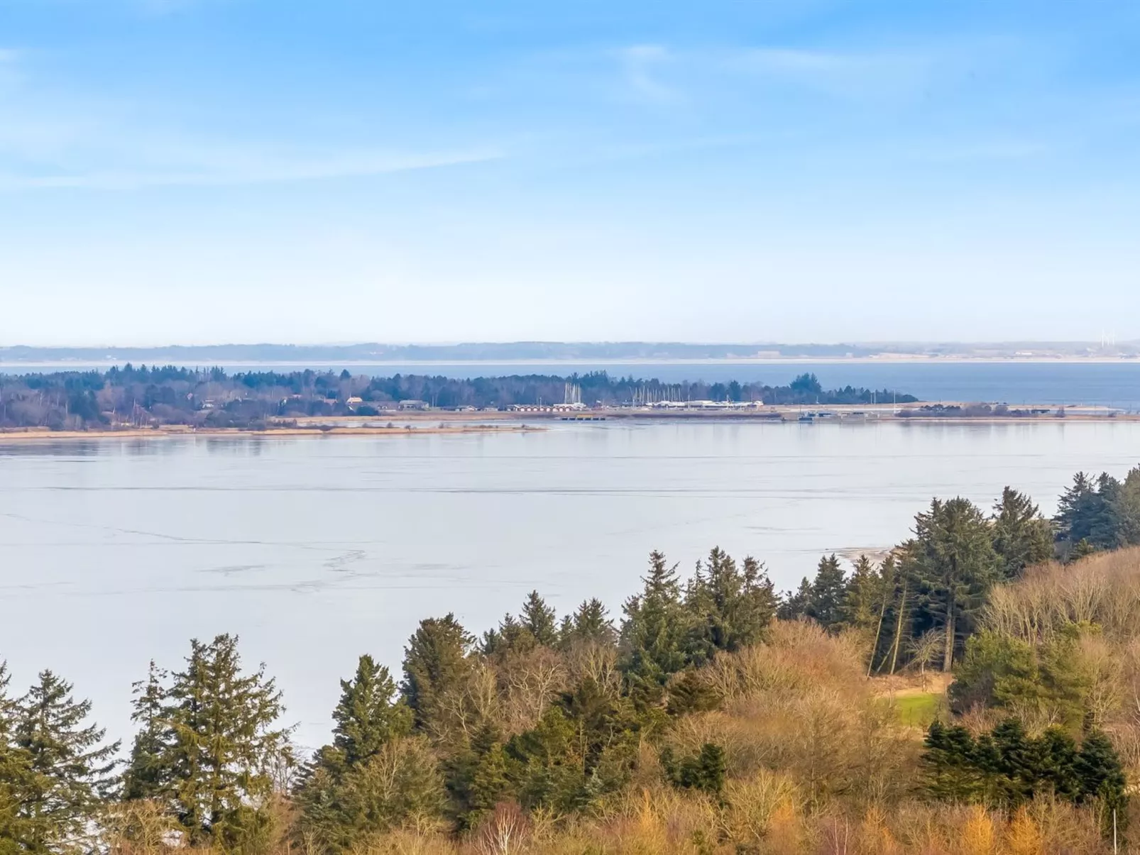 "Arleta" - 250m to the fjord-Outside