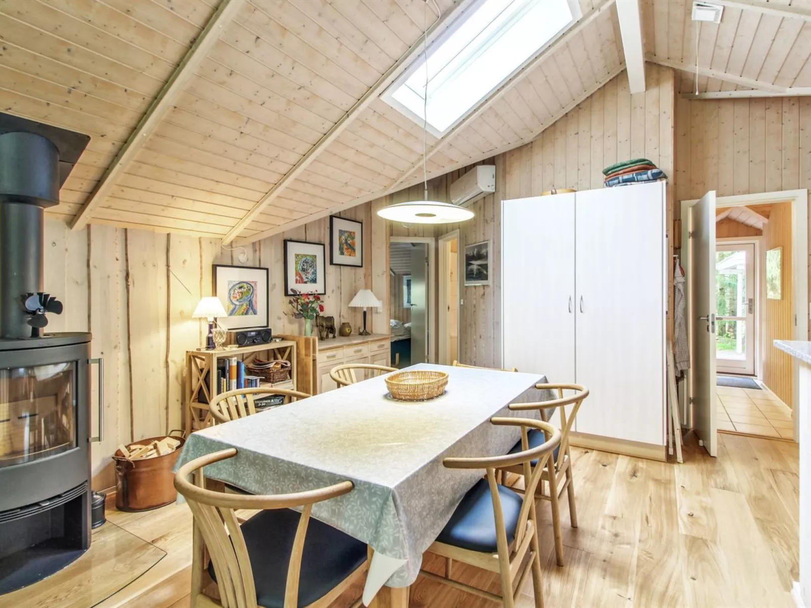 "Ellica" - 50km from the sea-Dedans