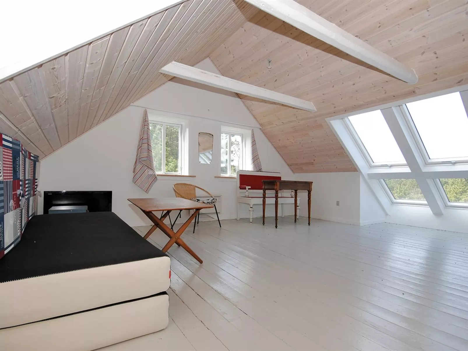 "Margrethe" - 1.1km from the sea-Drinnen