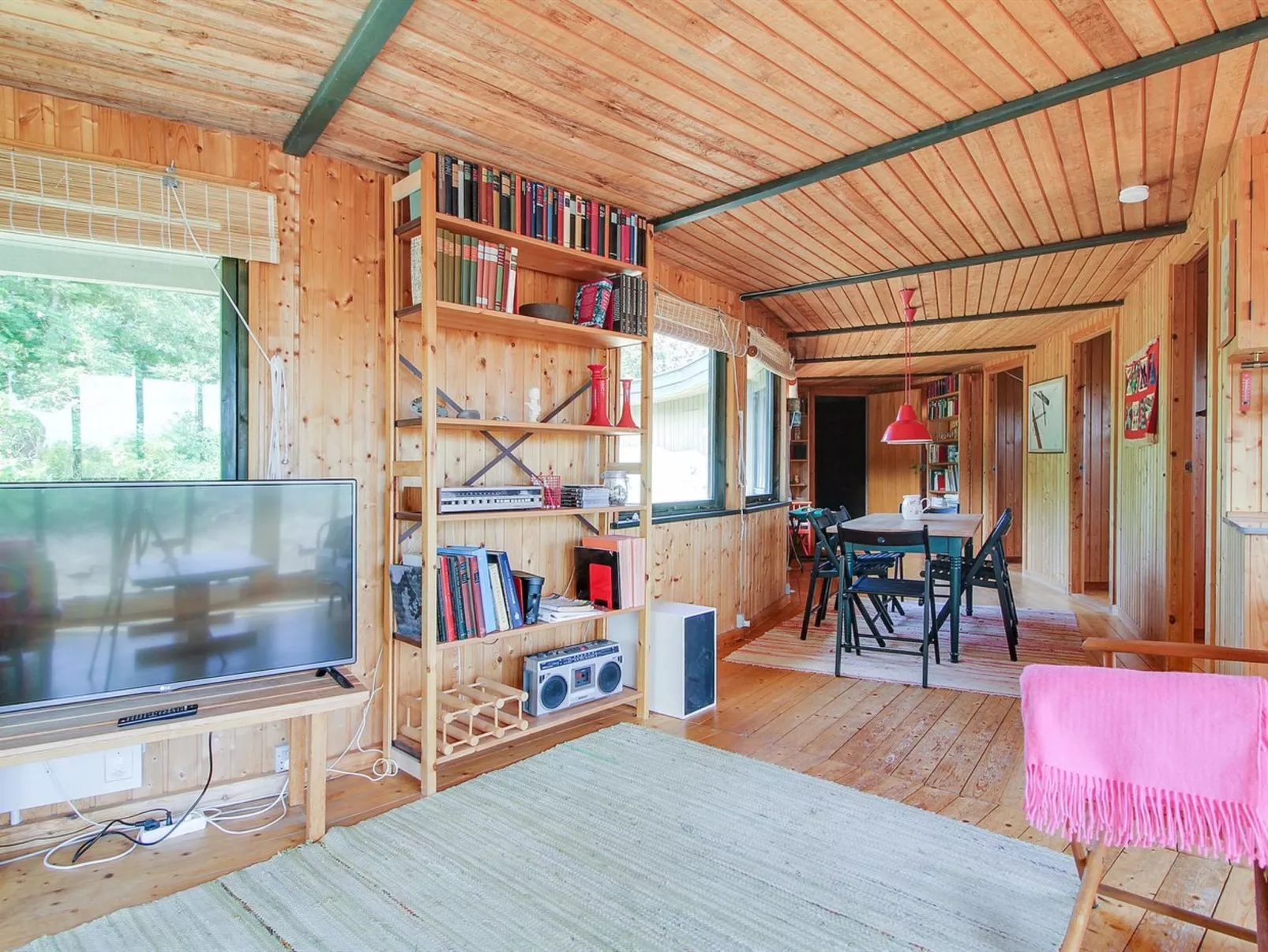 "Bryndis" - 300m from the sea-Inside