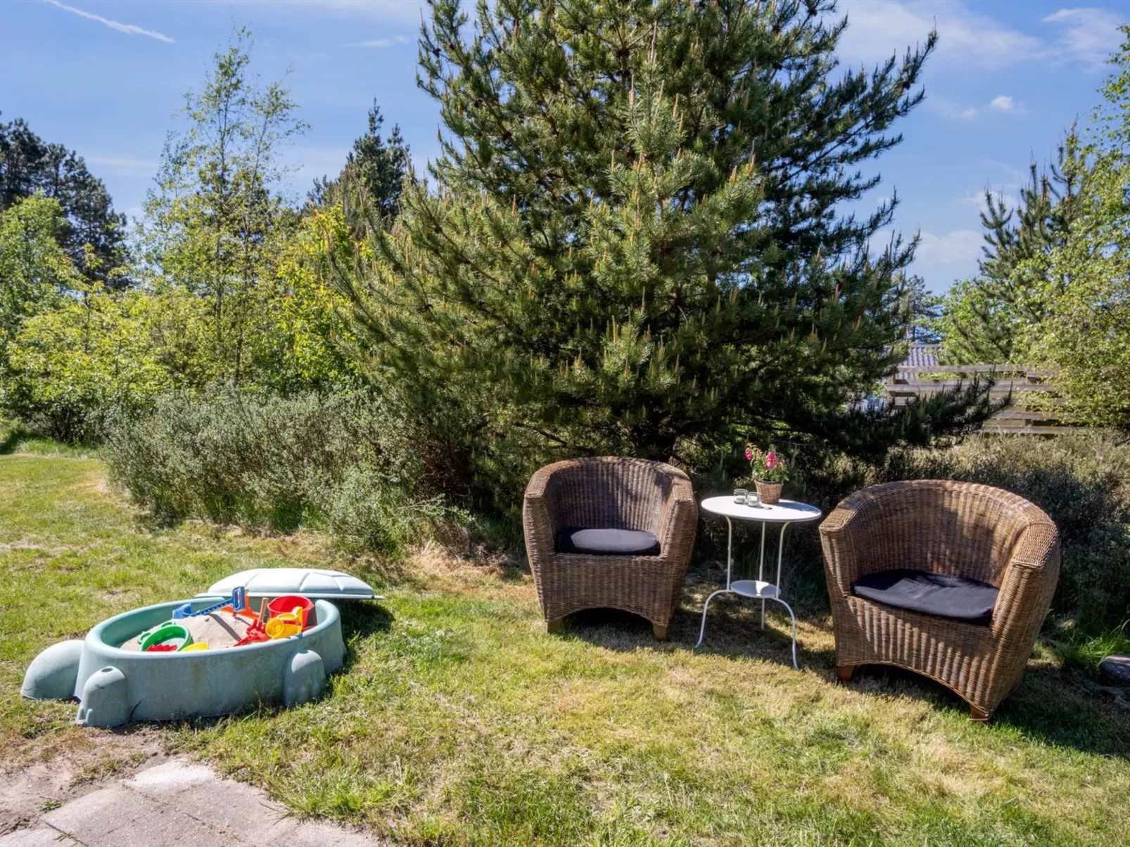 "Inga" - 1.3km from the sea-Draußen