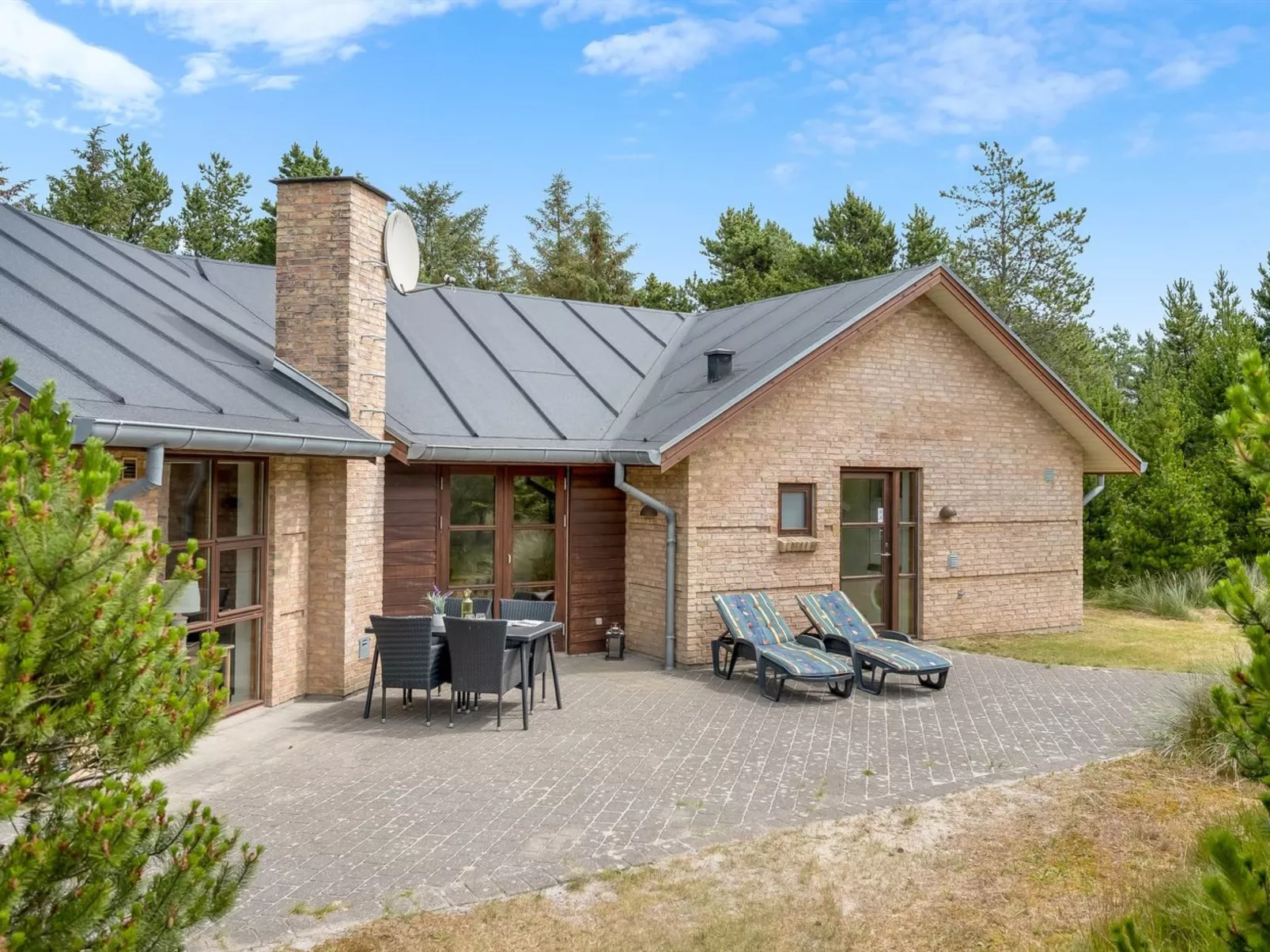 "Thormar" - 1.5km from the sea-Outside