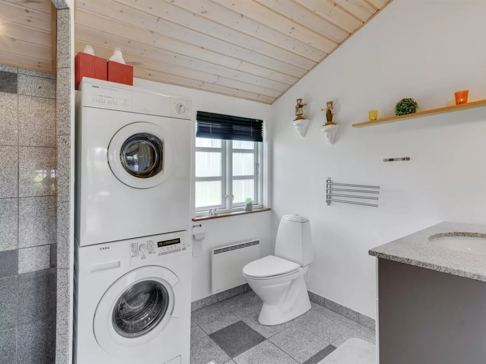 "Tolke" - 29km from the sea-Inside