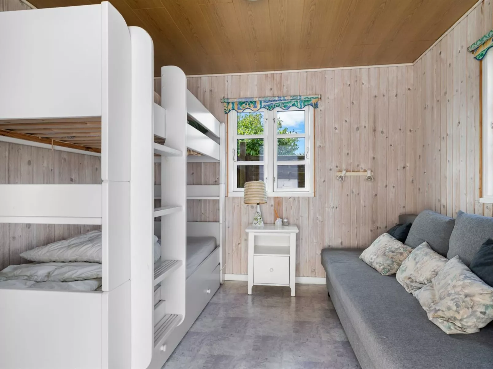 "Neea" - 40m from the sea-Drinnen