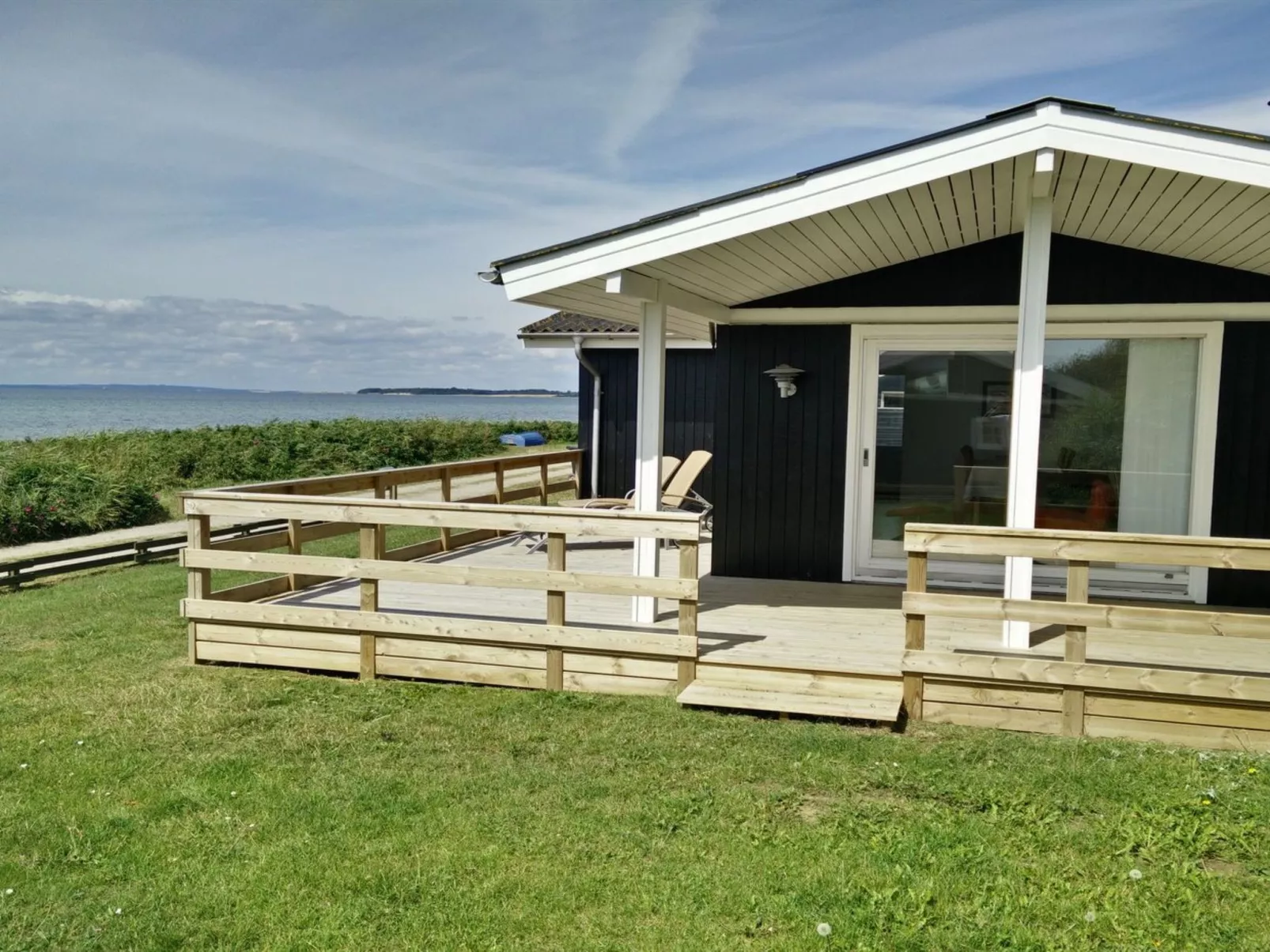 "Bertold" - 20m from the sea-Outside