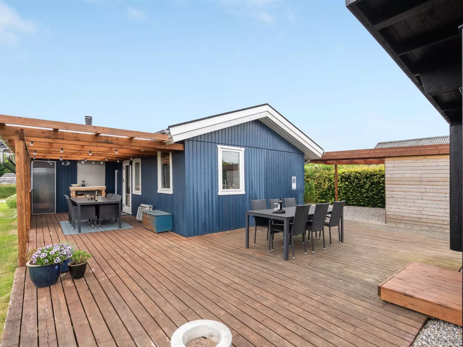 "Roar" - 500m from the sea-Draußen