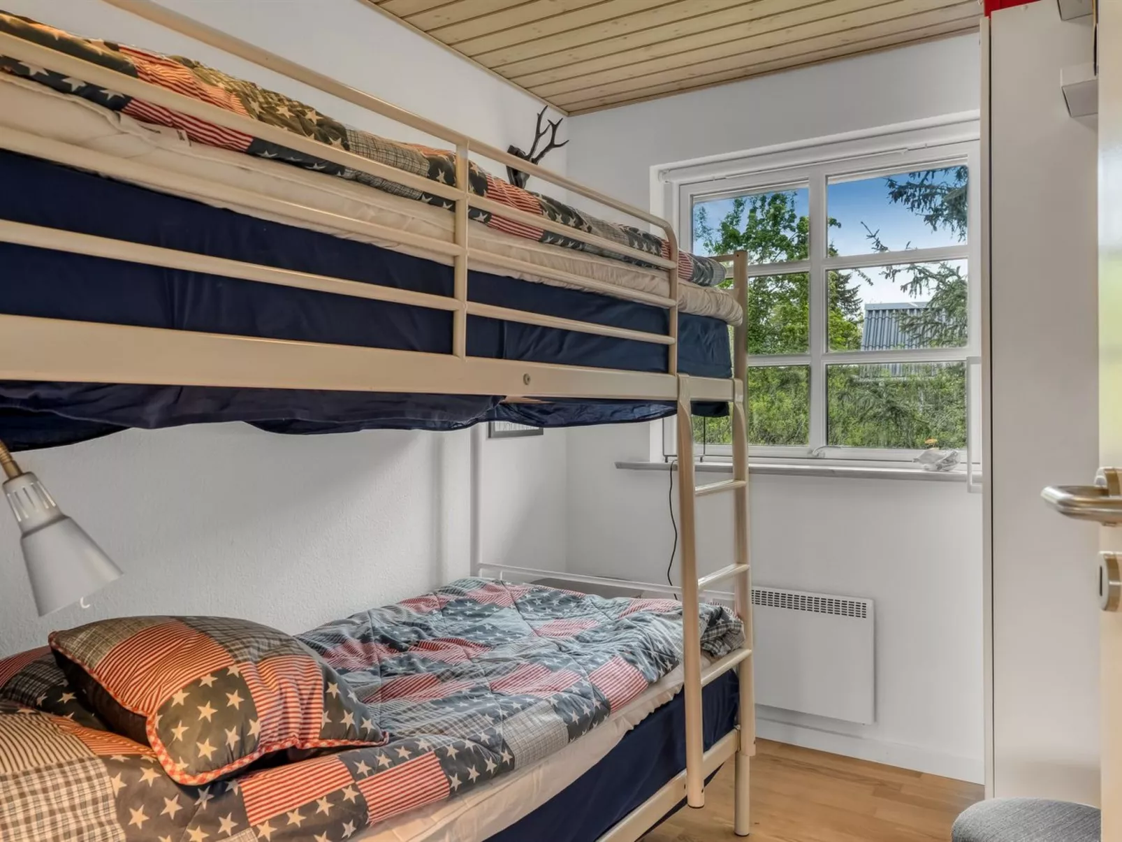 "Christina" - 300m to the fjord-Drinnen