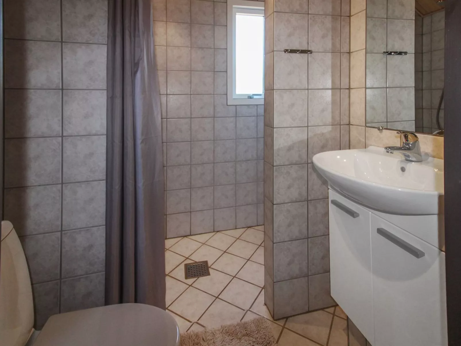 "Maureen" - 10.5km from the sea-Drinnen