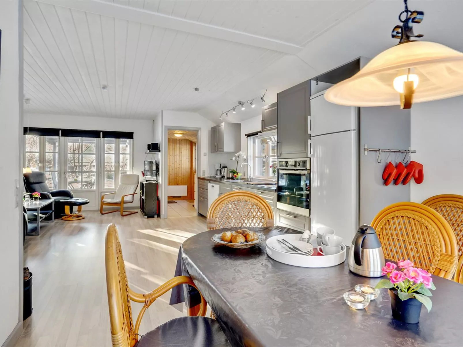 "Agneta" - 750m from the sea-Dedans