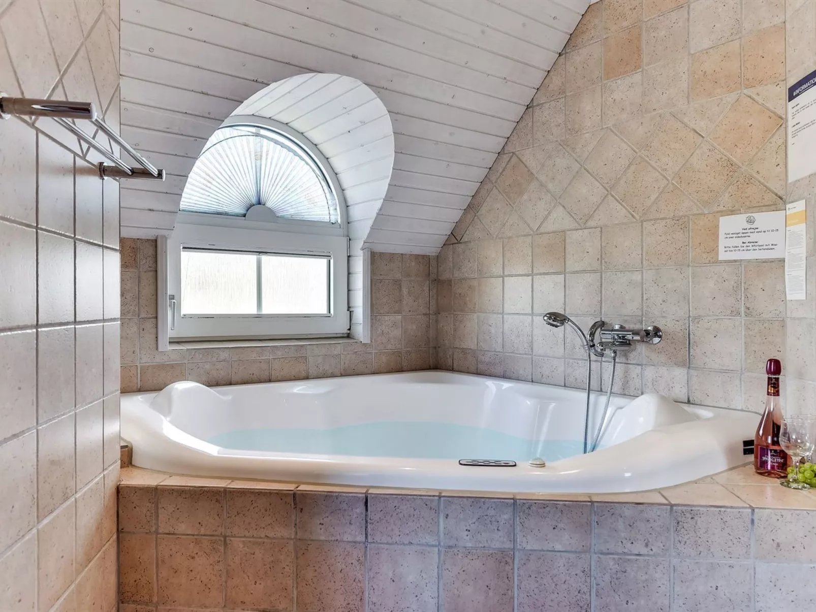 "Aslaug" - 500m from the sea-Inside