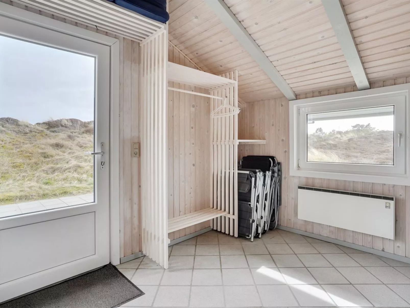 "Tennie" - 300m from the sea-Drinnen