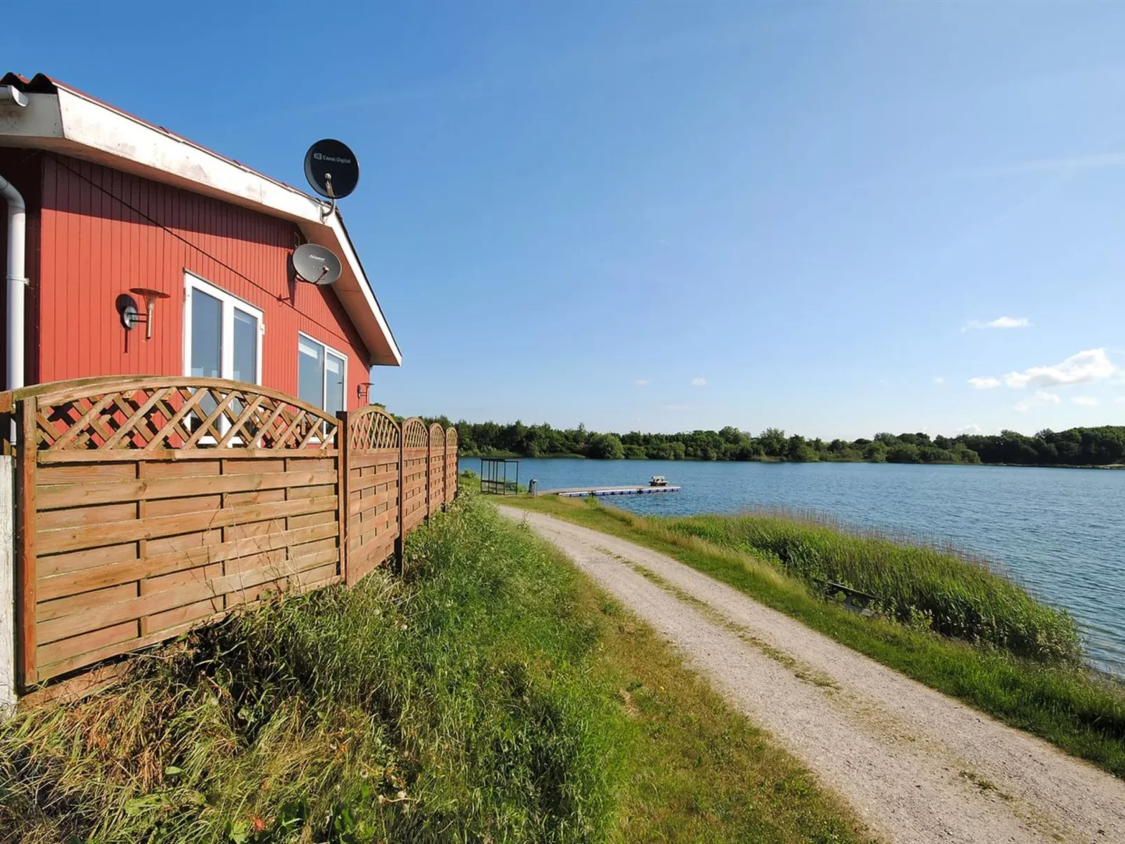 "Alvira" - 8km to the fjord-Outside