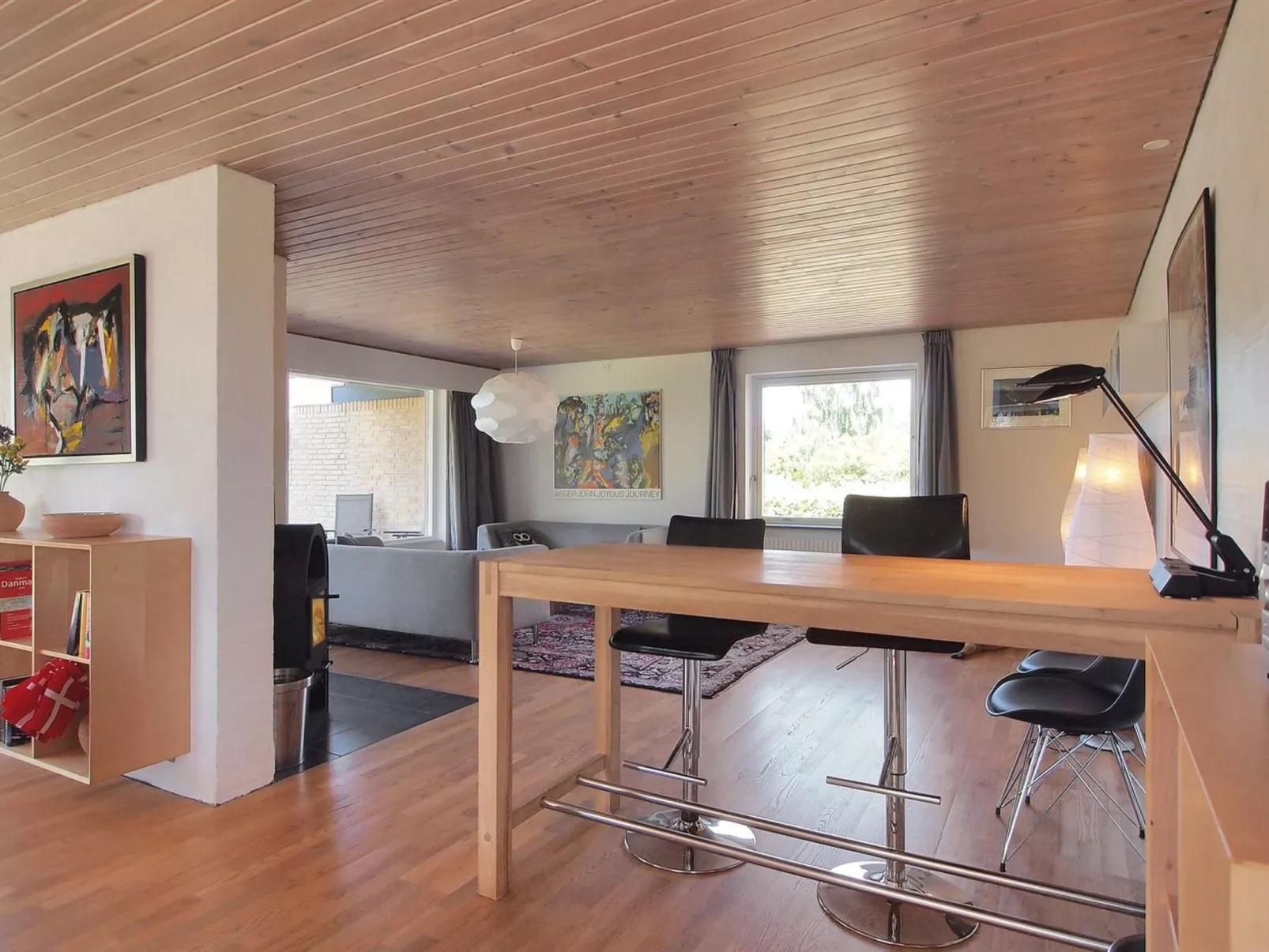 "Spase" - 250m to the fjord-Drinnen