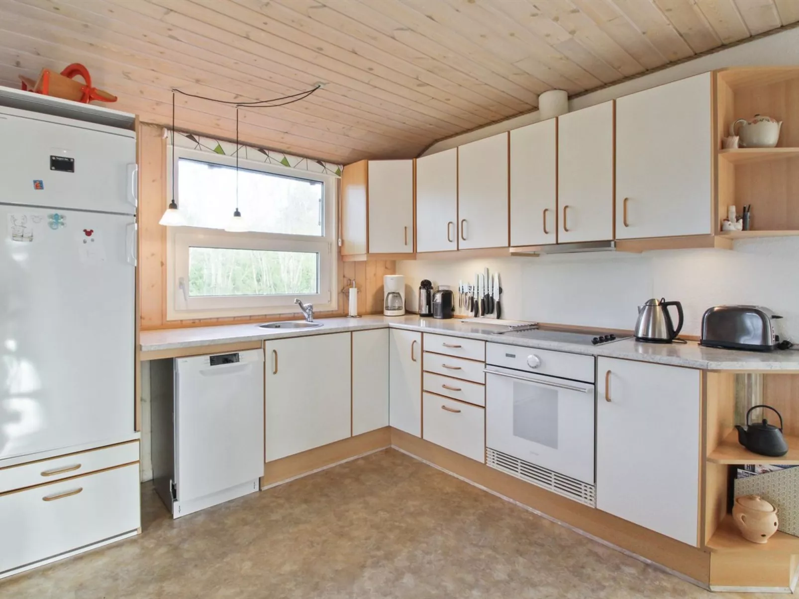 "Gudni" - 250m from the sea-Drinnen