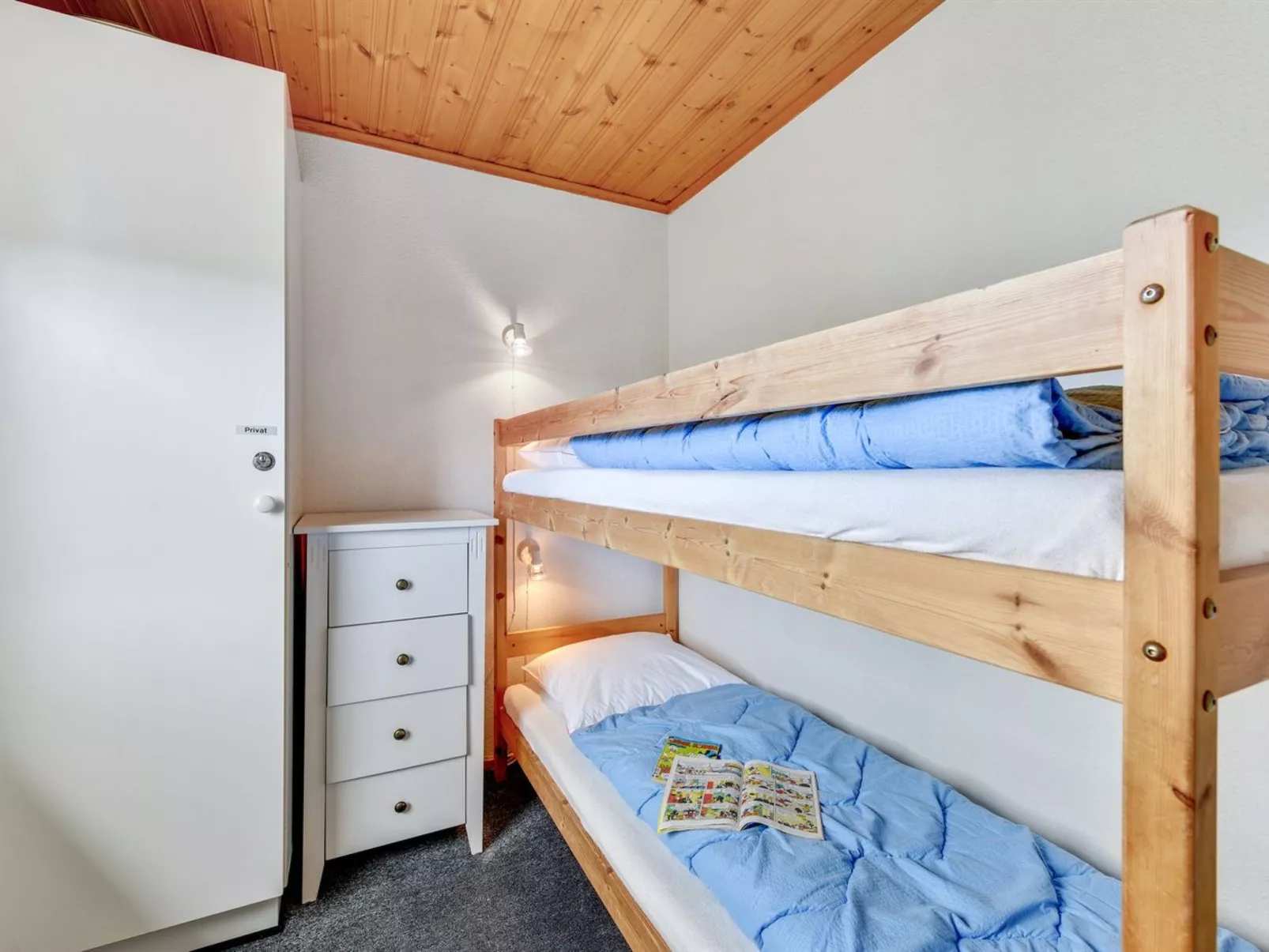 "Trineke" -  from the sea-Inside