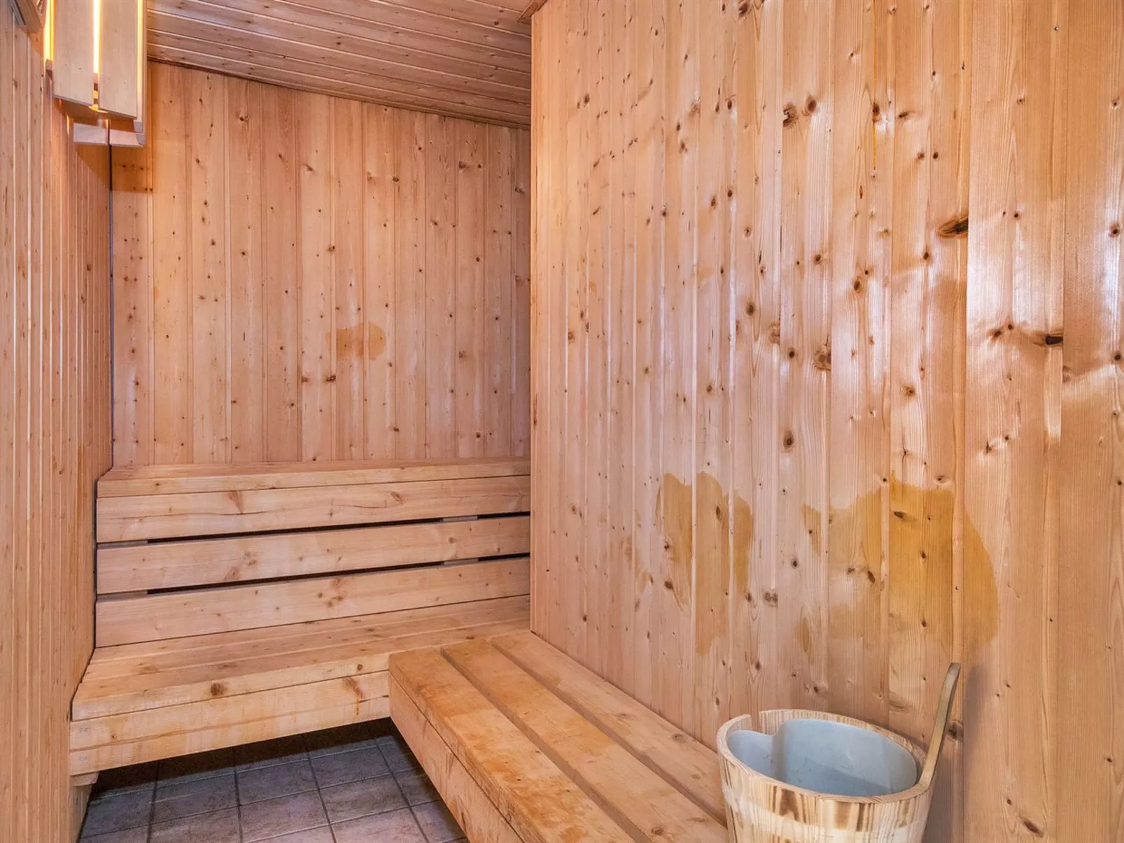 "Etta" - 957m from the sea-Inside