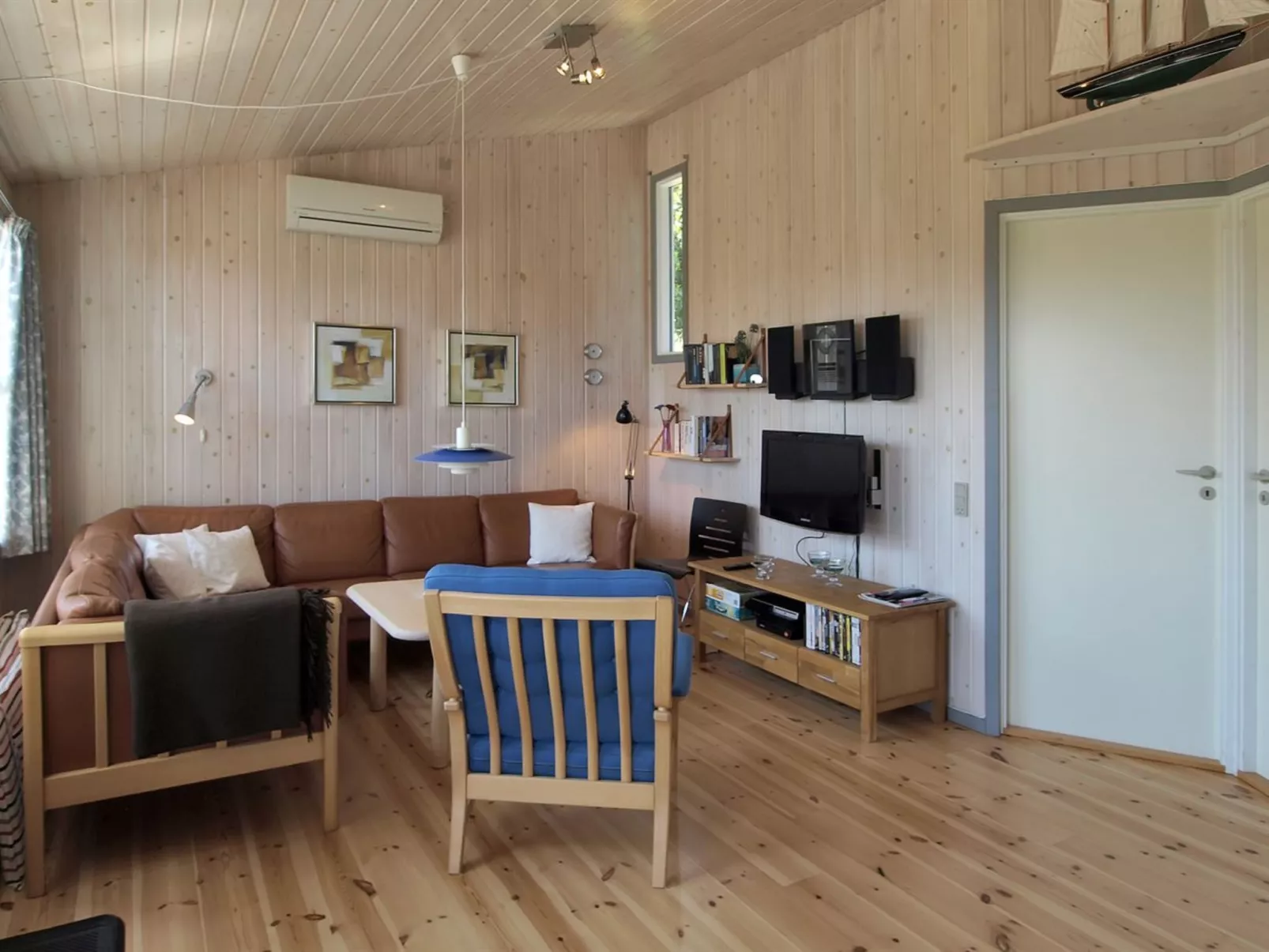 "Jolanda" - 800m from the sea-Inside