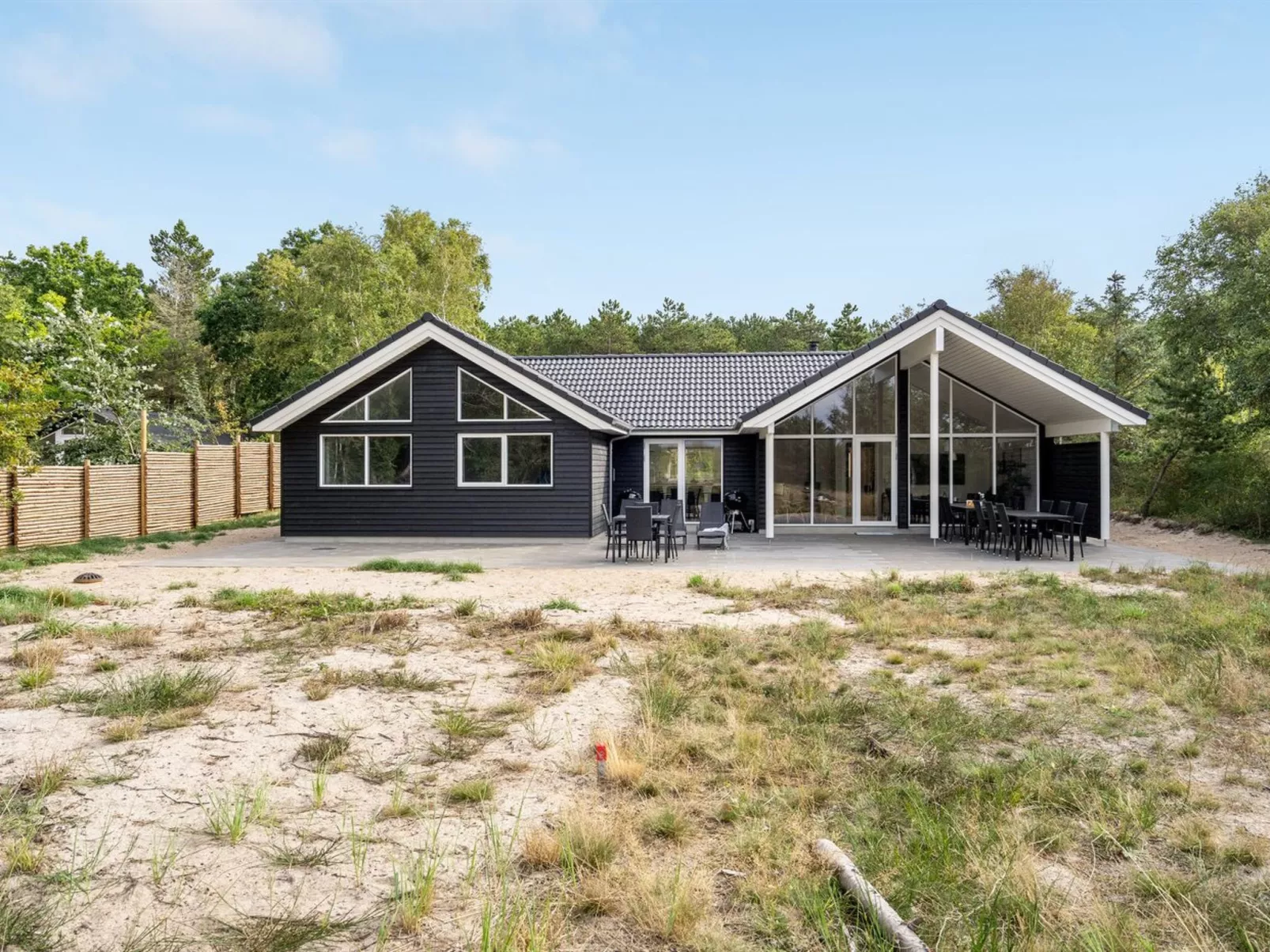 "Jorn" - 75m from the sea-Outside