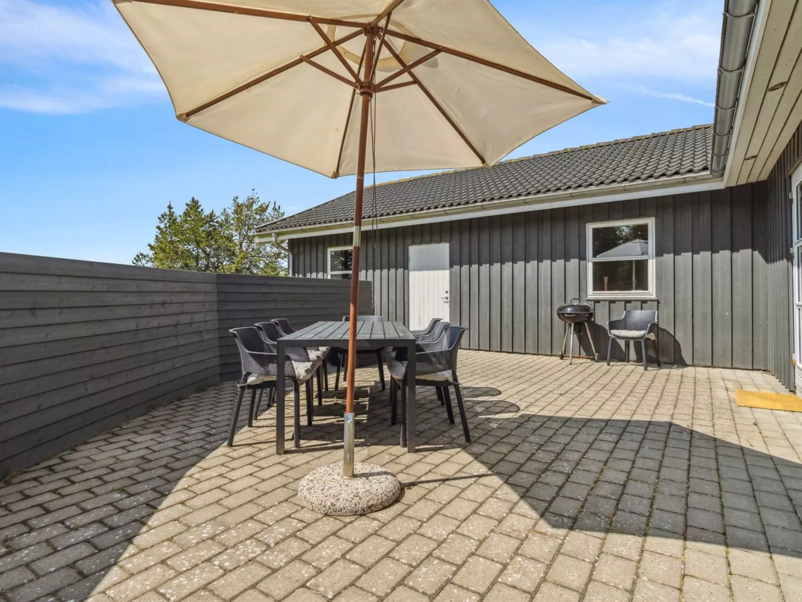 "Ljupco" - 500m to the fjord-Draußen