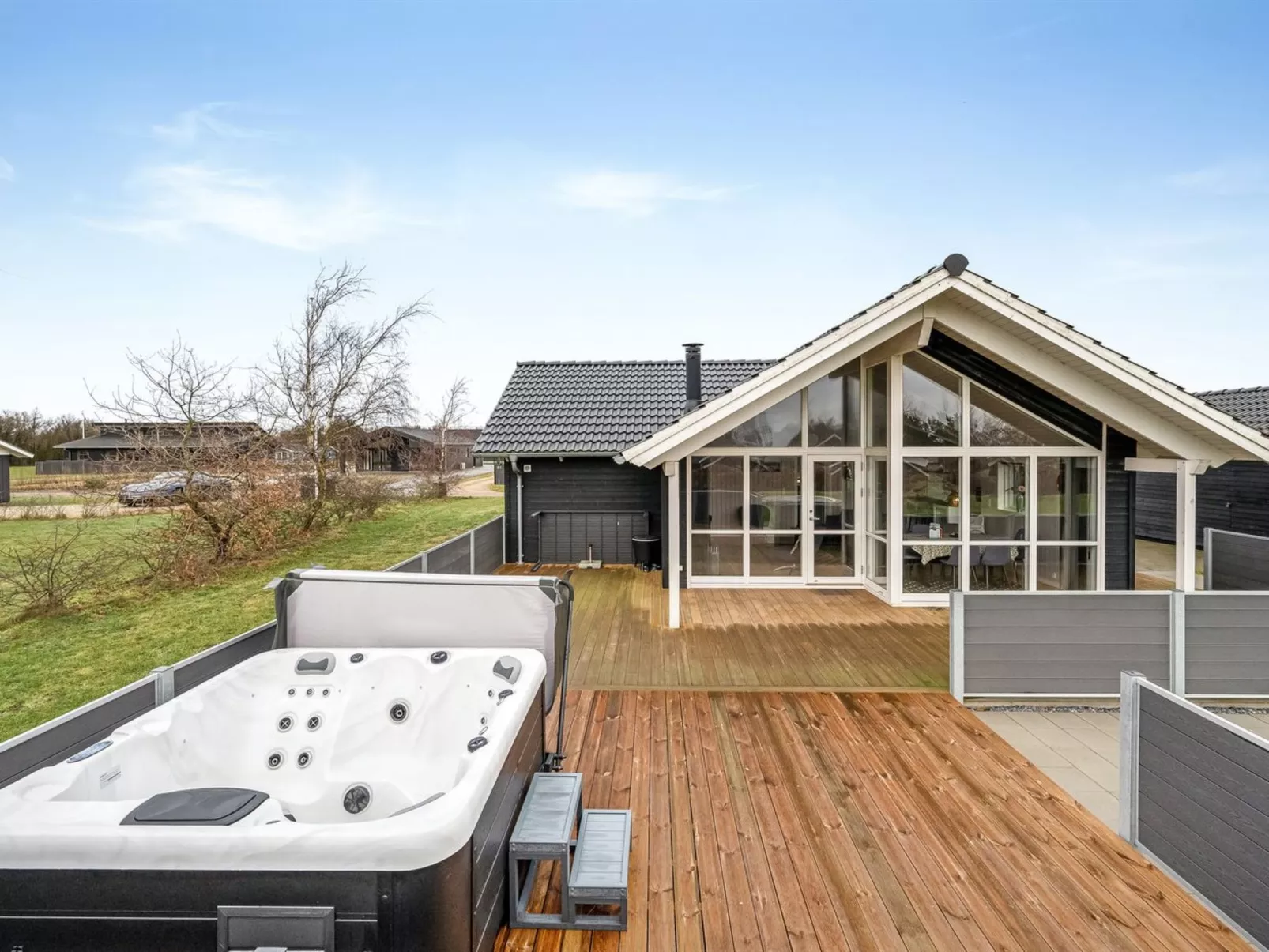 "Gertrude" - 1.1km to the fjord-Outside