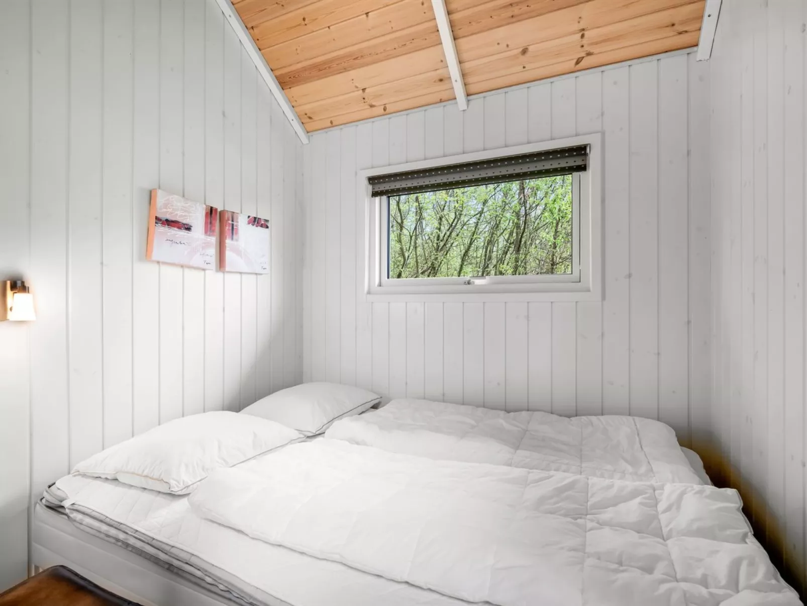 "Ketilbiorn" - 1.2km to the fjord-Inside