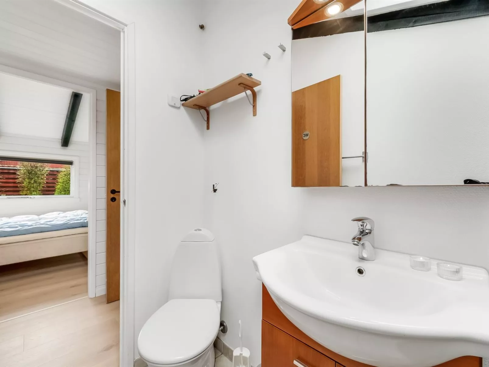 "Miikka" - 800m to the fjord-Drinnen